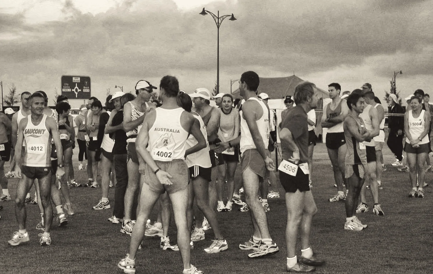 Runners gathered and warming up in the minutes before the start.
